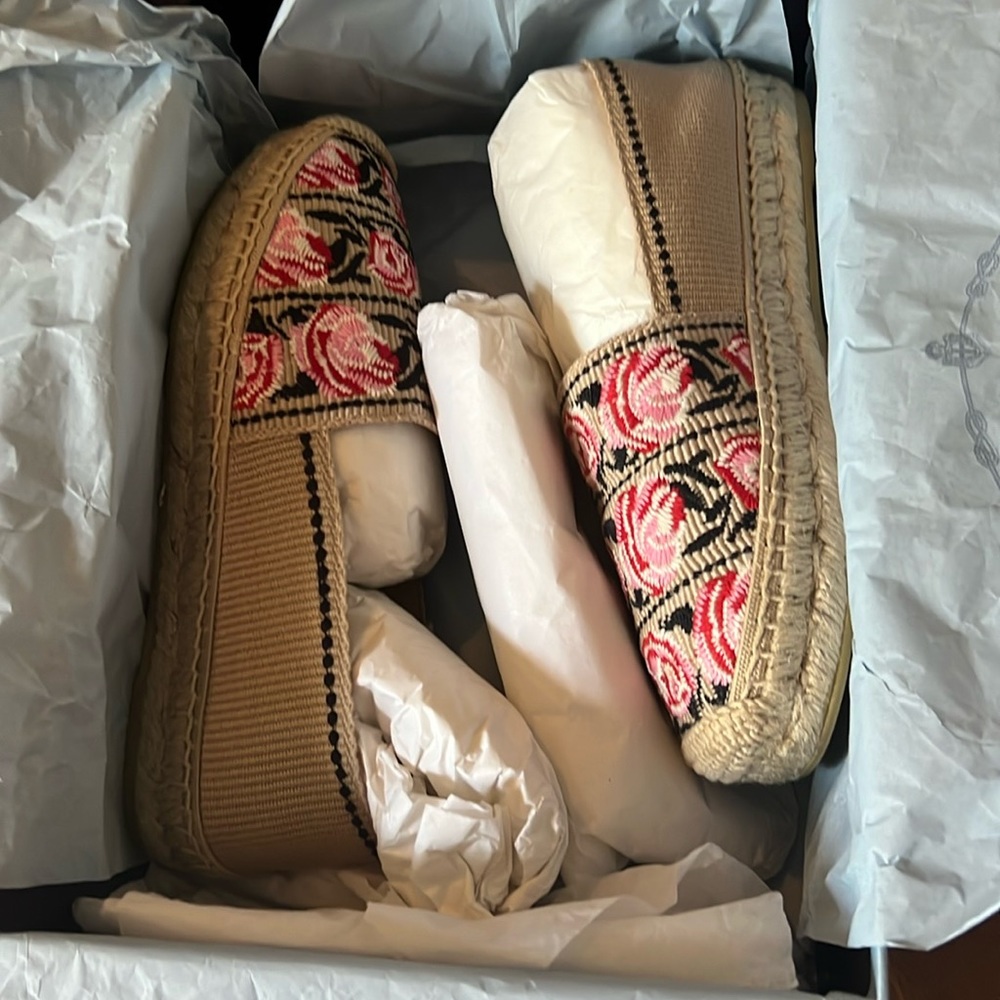 New Prada Embroidered Rose Espadrille size 36